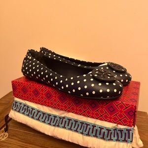 Tory Burch Printed Minnie Ballet Flat in Navy. Size 8.